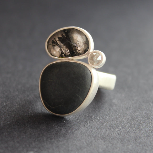 Beach pebble, tourmalinated quartz and white diamond ring by Carin Lindberg