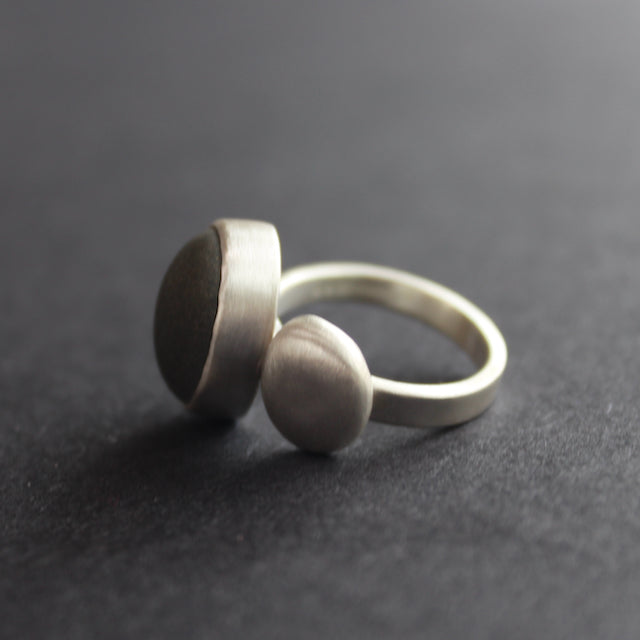 Beach pebble and silver duo ring by Carin Lindberg