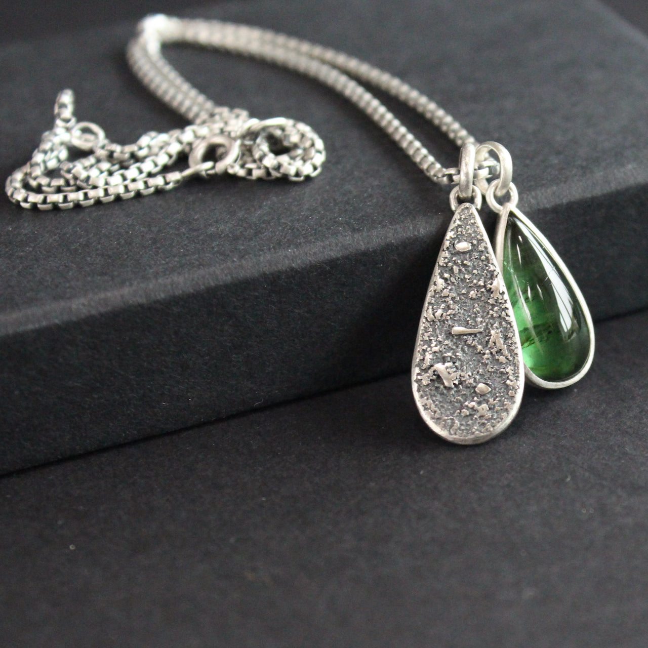 Carin Lindberg - Green tourmaline and textured silver duo pendants