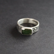 Carin Lindberg - Green tourmaline ring in textured sterling silver 