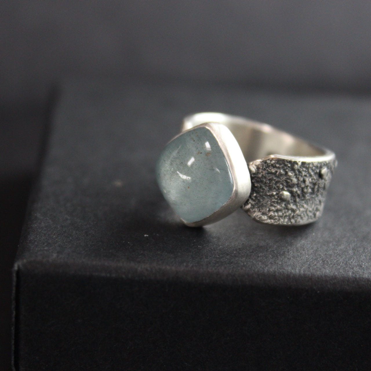 Carin Lindberg - Aquamarine ring in textured sterling silver