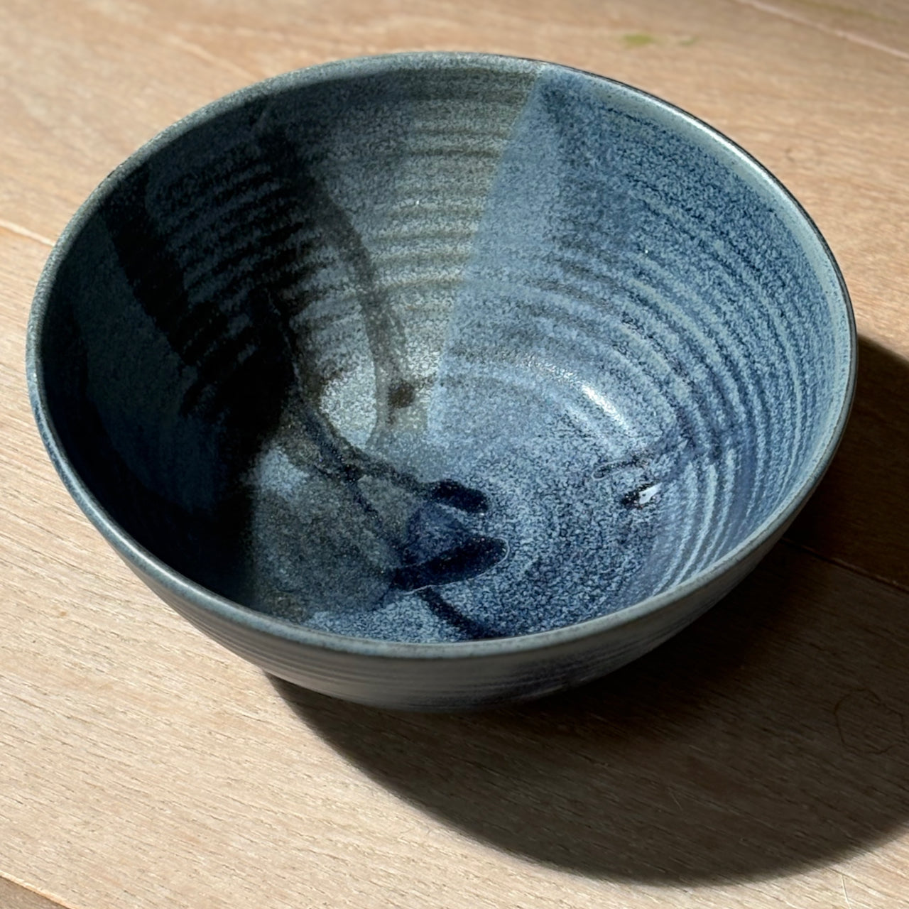 Emily Olivia Tapp - Medium Bowl (Mor/Flynt)