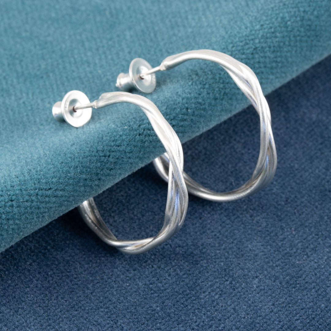 Carin Lindberg -  Tangled hoop earrings in brushed silver