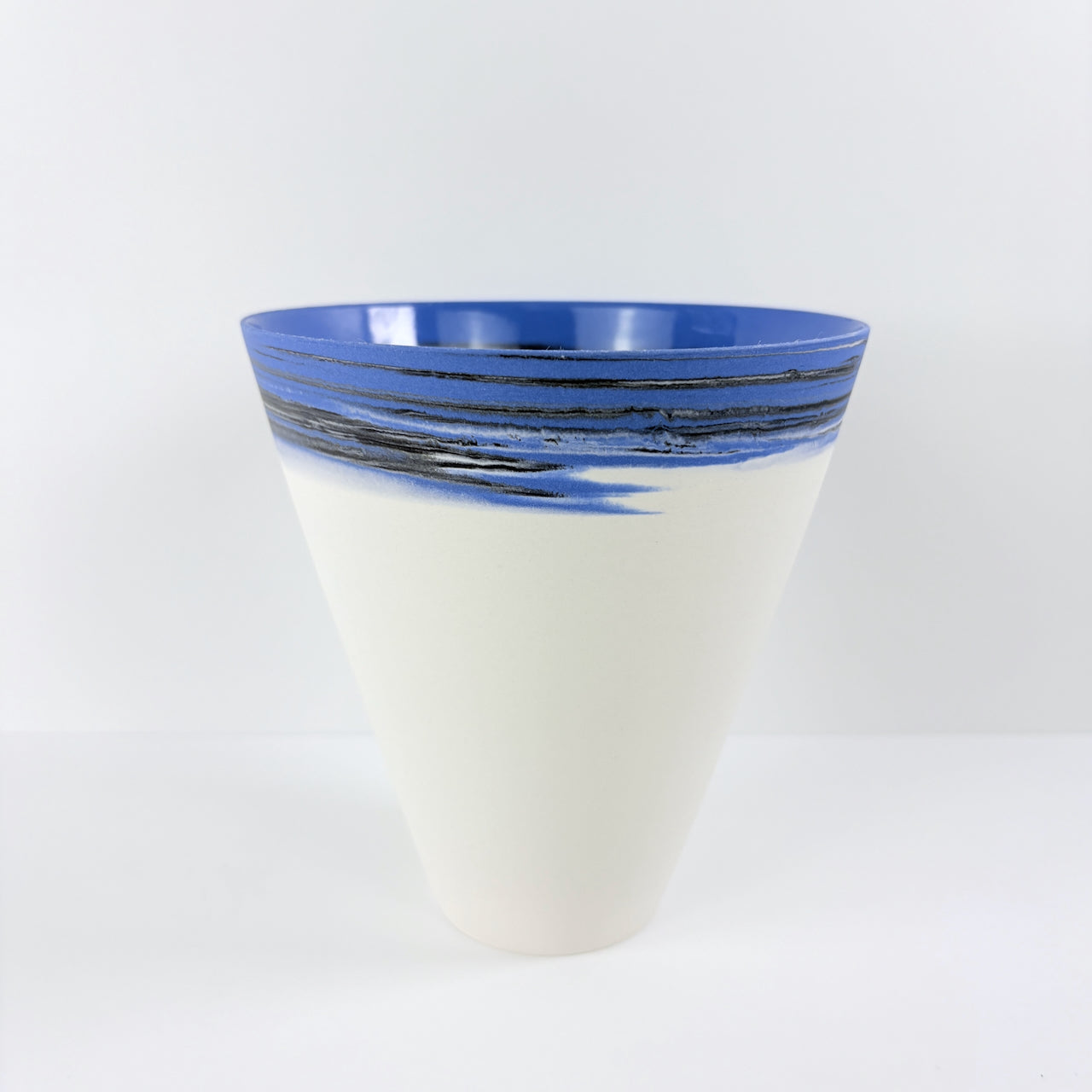 Deborah Harwood - Porcelain vessel