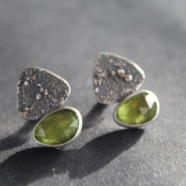 Periodt stud earrings with textured silver by Carin Lindberg