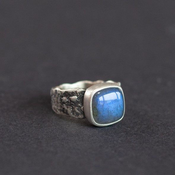 Labradorite ring in textured sterling silver by Carin Lindberg