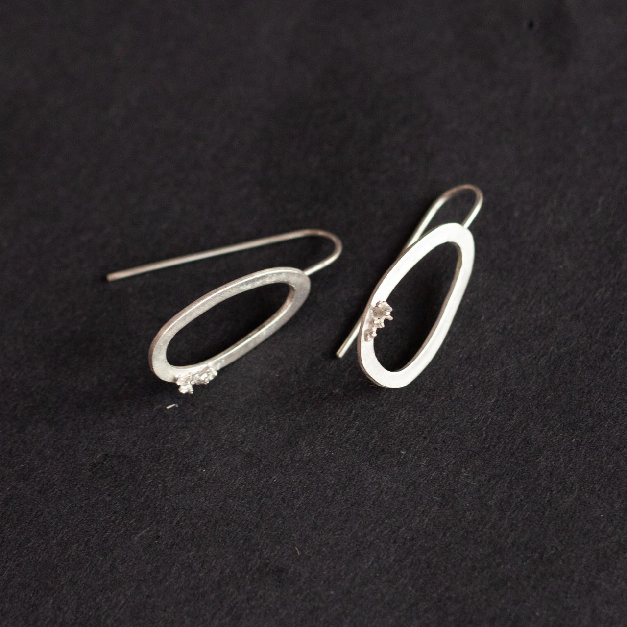 Libby Ward - Large moss earrings drop silver
