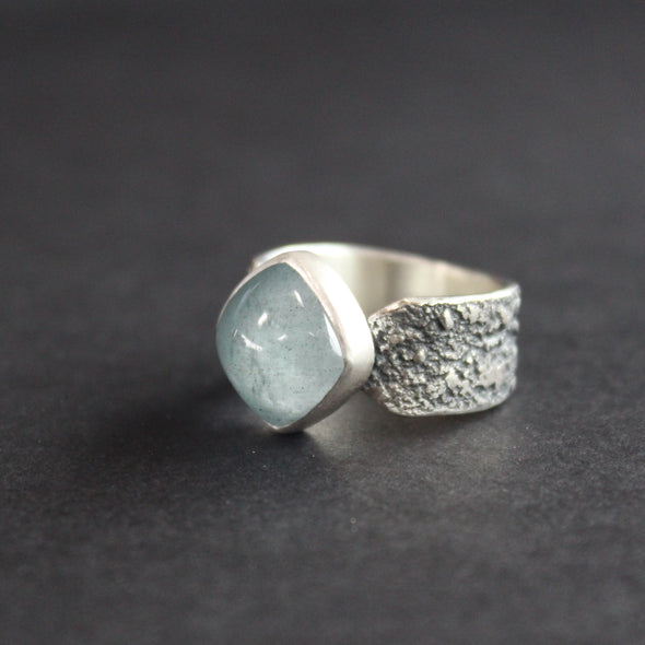Carin Lindberg - Aquamarine ring in textured sterling silver 