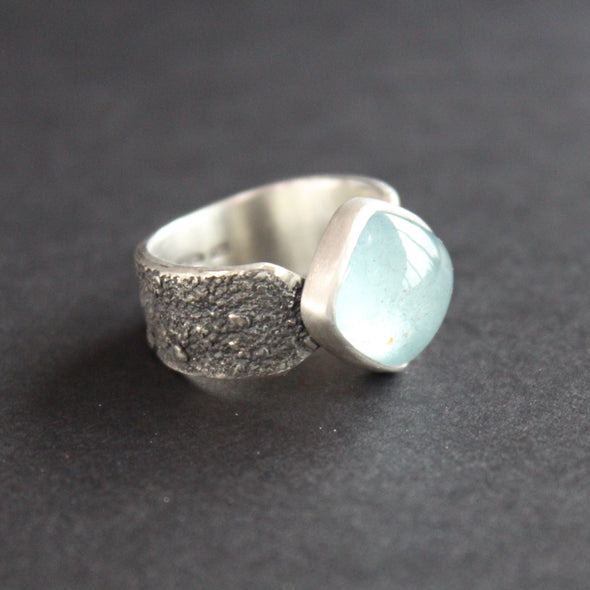 Carin Lindberg - Aquamarine ring in textured sterling silver  close up 